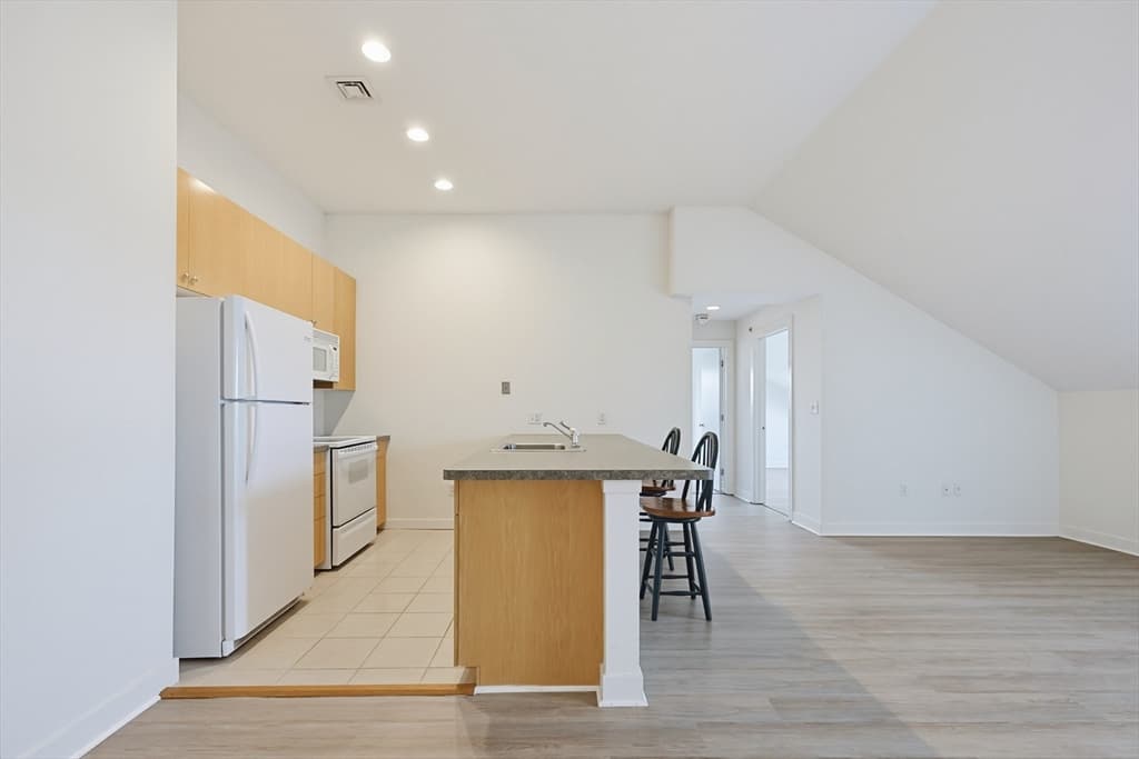72 Ashland St # 408, Malden MA 02148 photo 22