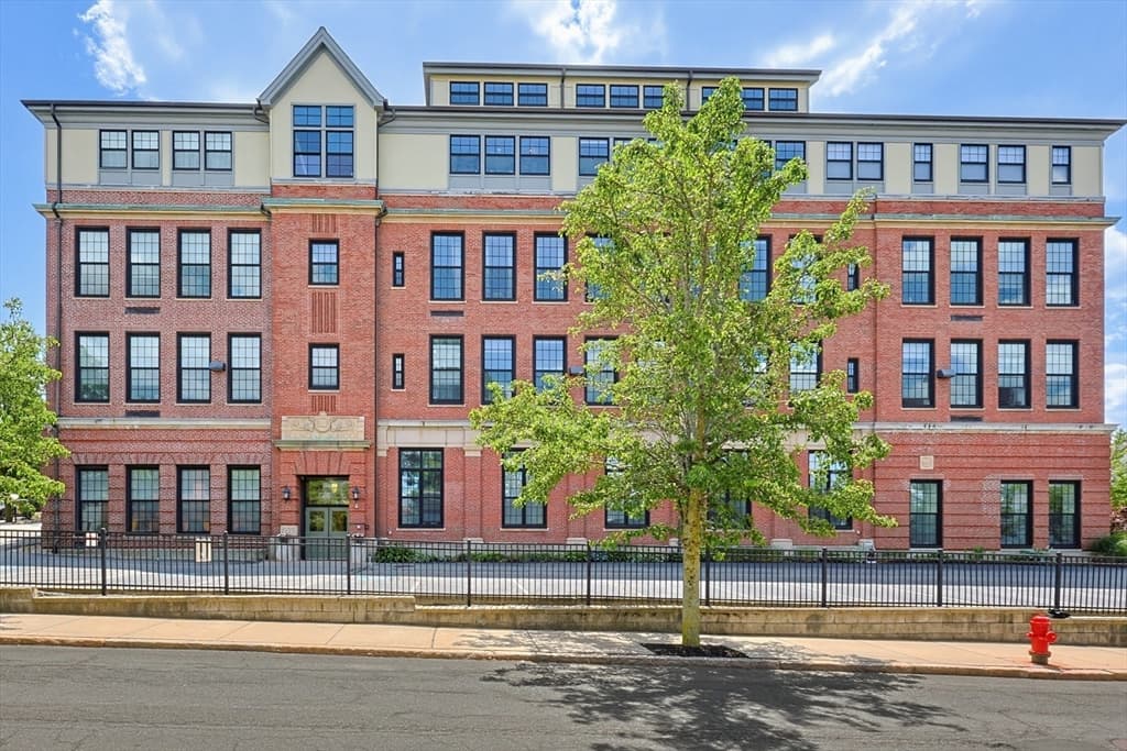 72 Ashland St # 408, Malden MA 02148