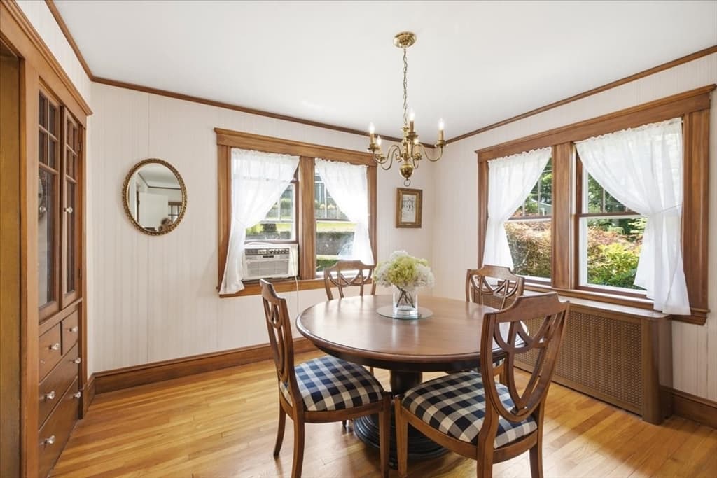 366 Warren St, Needham MA 02492 photo 6