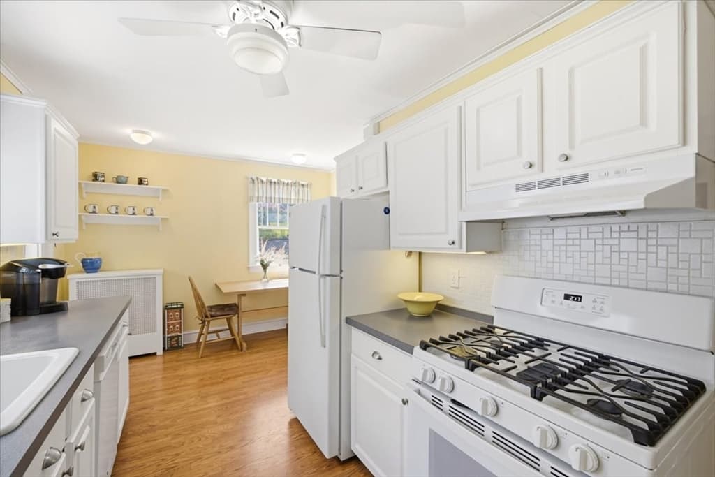 366 Warren St, Needham MA 02492 photo 9