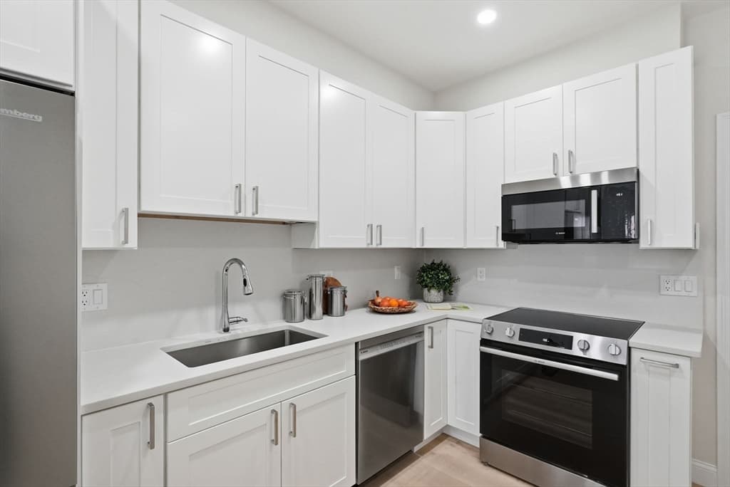 66 Tileston St # 101, Everett MA 02149