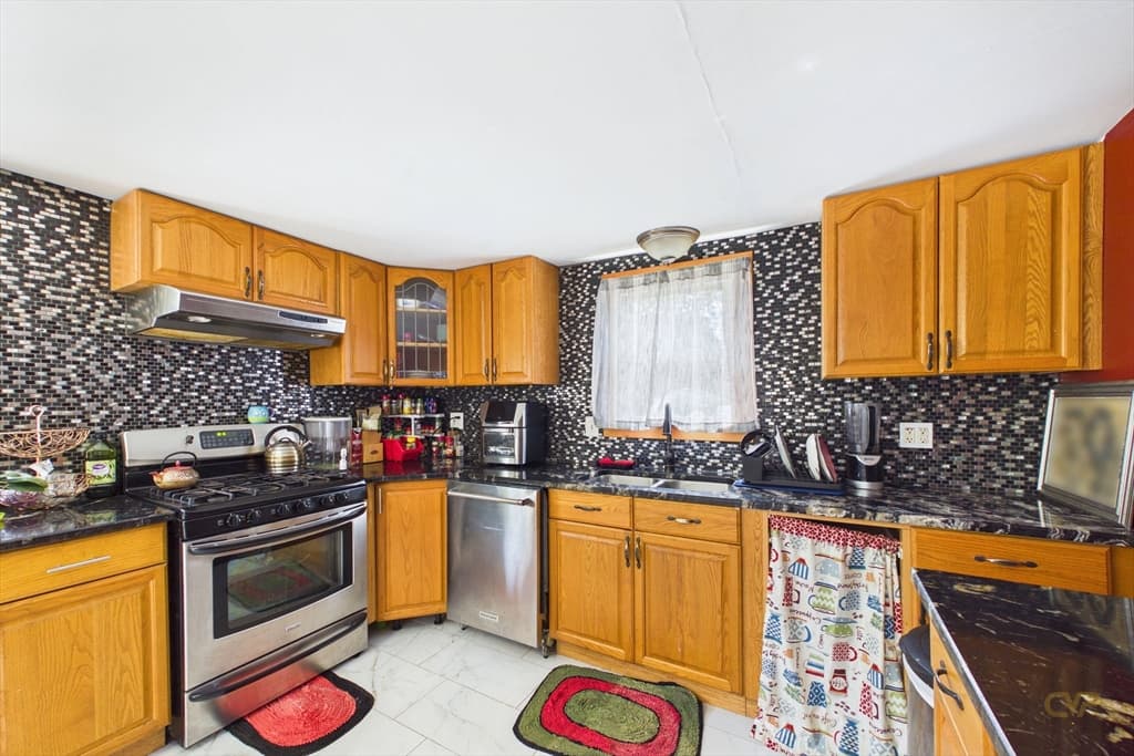 7 Wayne St, Fairhaven MA 02719 photo 13