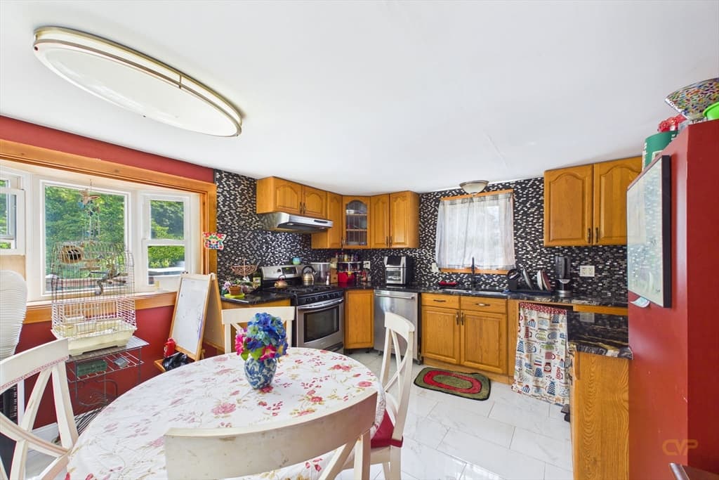 7 Wayne St, Fairhaven MA 02719 photo 12