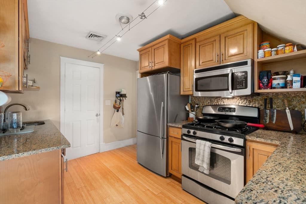 58 Oliver Street # 3, Somerville MA 02145 photo 2