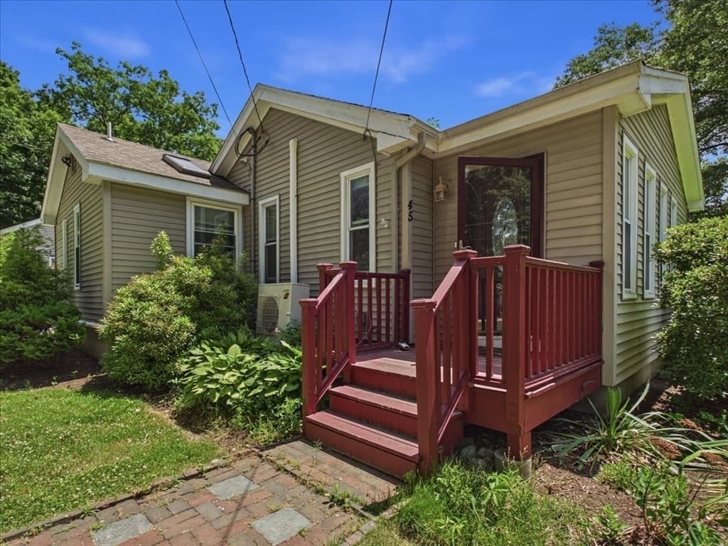 45 Park St, Norfolk MA 02056 photo 2