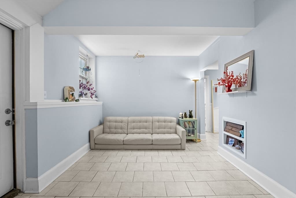 Condominium at 1 Lanark Rd # 7, Brookline MA 02445, Brookline, photo 13 of 22
