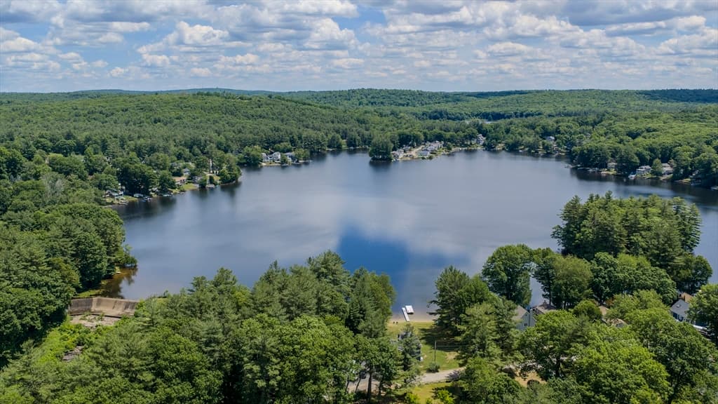 15 Lake View Dr, Spencer MA 01562 photo 2