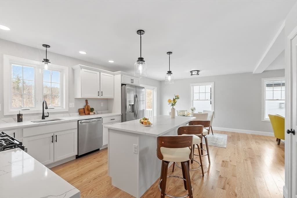 Condominium at 790 Massachusetts Avenue # 790, Lunenburg MA 01462, photo 17 of 42