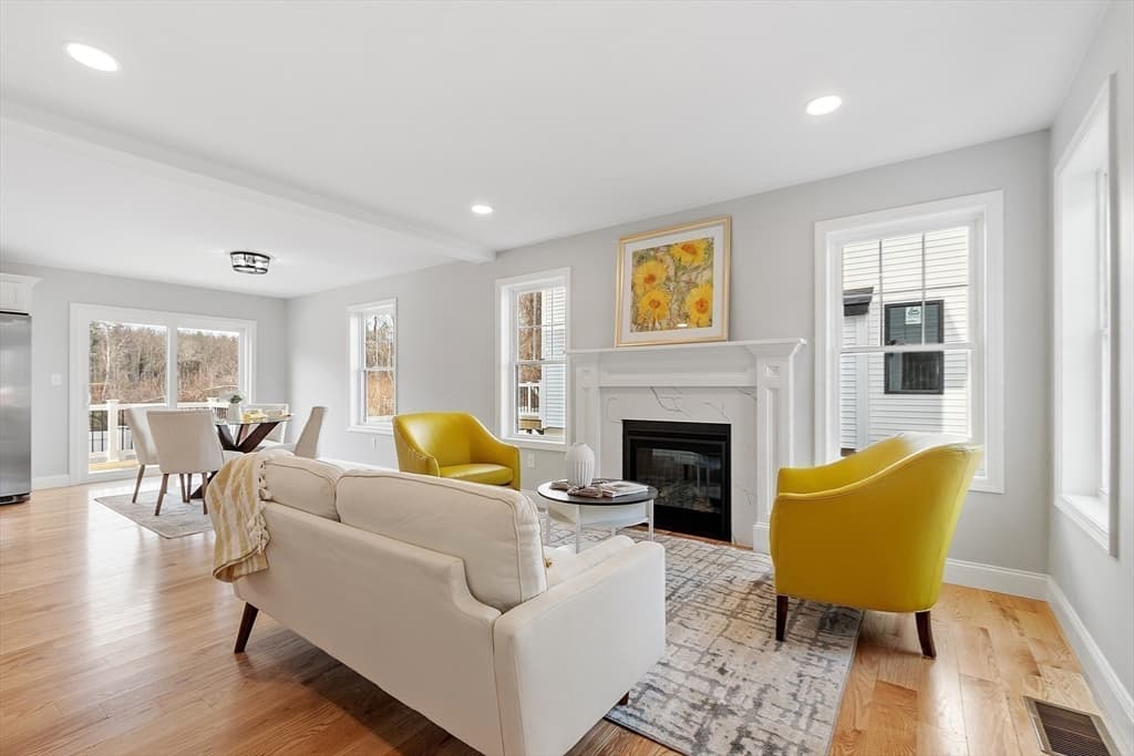 Condominium at 790 Massachusetts Avenue # 790, Lunenburg MA 01462, photo 5 of 42