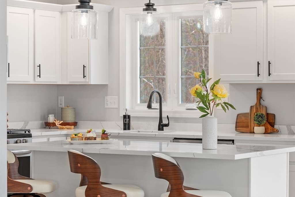 Condominium at 790 Massachusetts Avenue # 790, Lunenburg MA 01462, photo 20 of 42