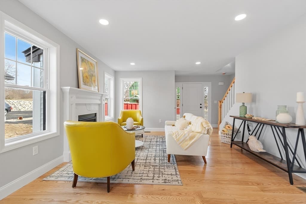 Condominium at 790 Massachusetts Avenue # 790, Lunenburg MA 01462, photo 10 of 42