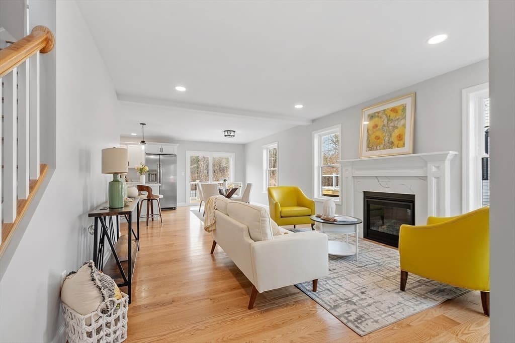 Condominium at 790 Massachusetts Avenue # 790, Lunenburg MA 01462, photo 4 of 42