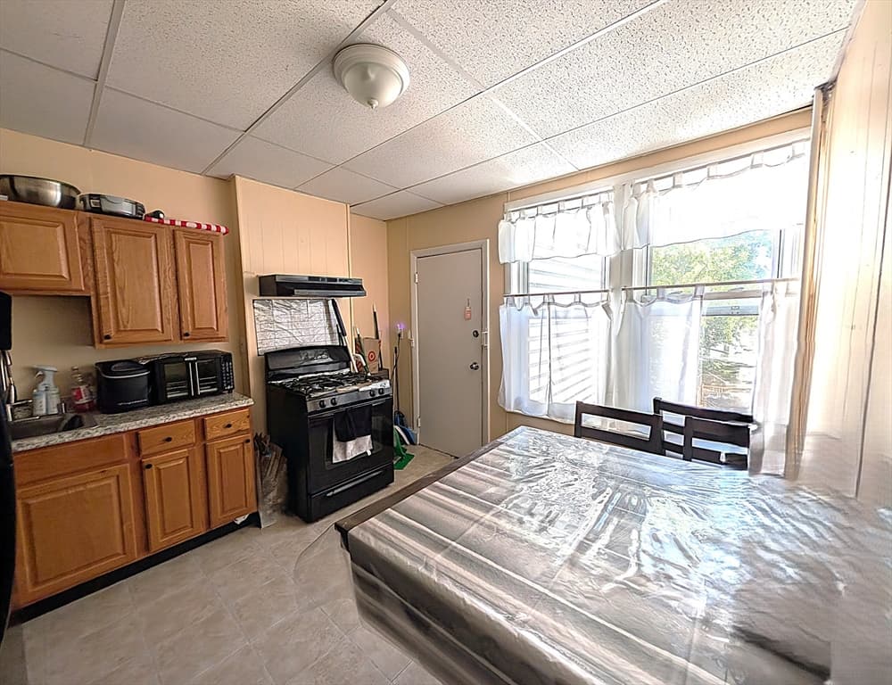5-9 Family at 140-142 Blue Hill Ave, Boston MA 02119, photo 27 of 31