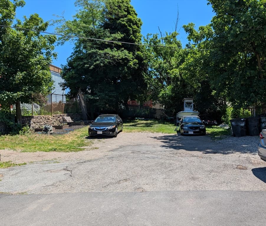 5-9 Family at 140-142 Blue Hill Ave, Boston MA 02119, photo 9 of 31