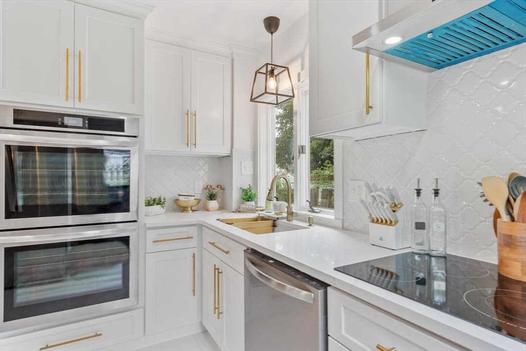 38 Carleton St, Whitman MA 02382