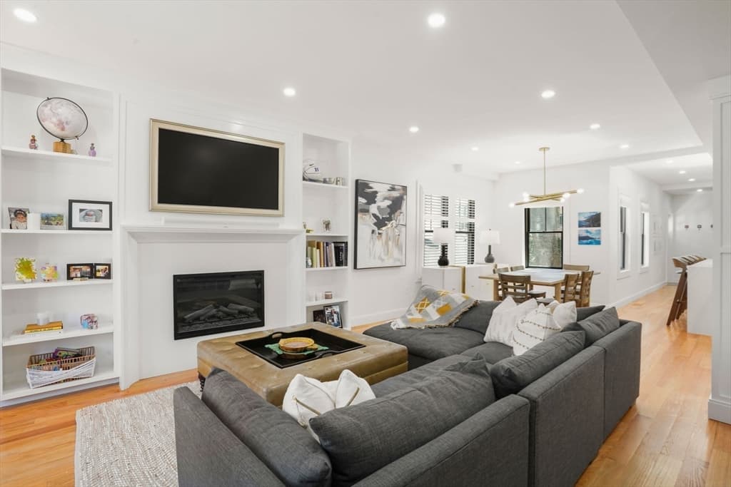 4 Fairlee Street, Somerville MA 02144