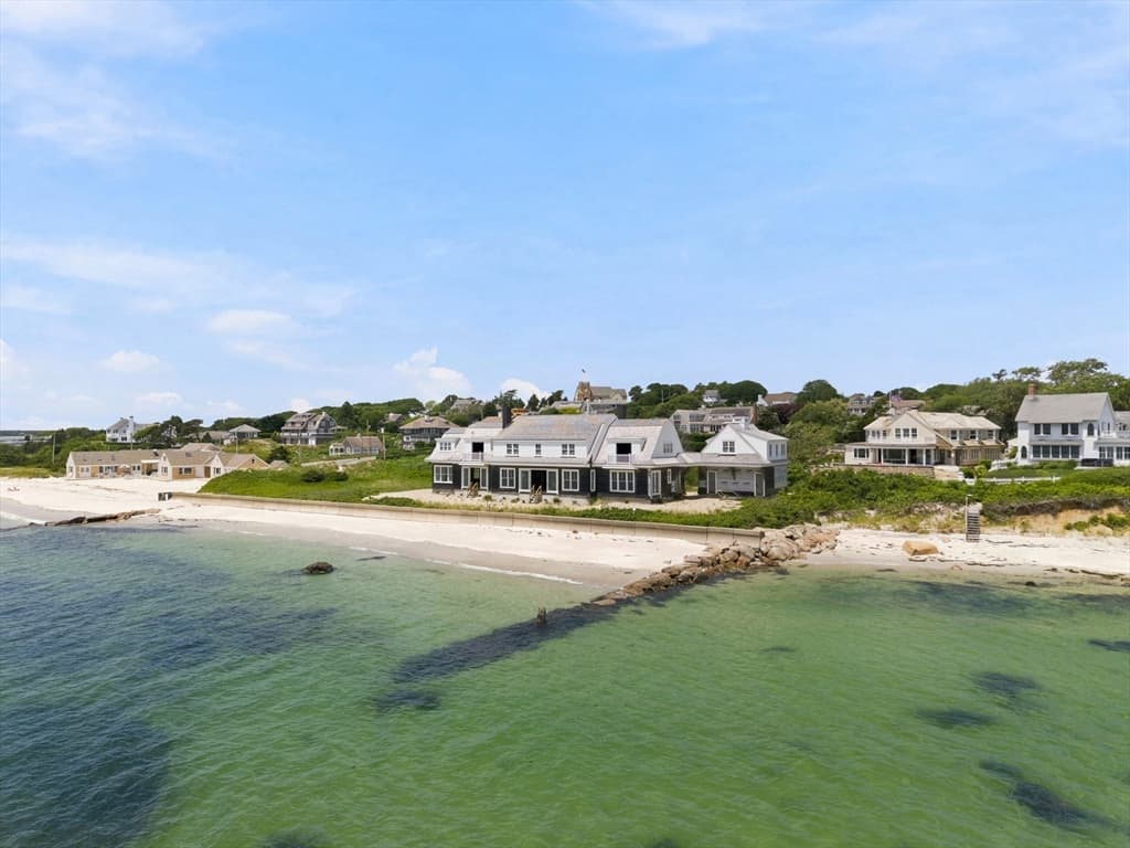 Single Family Residence at 31 Dale Ave, Barnstable MA 02647, Barnstable, photo 7 of 22