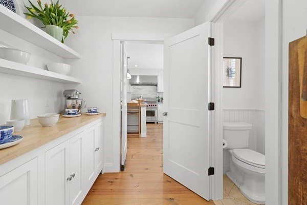 Single Family Residence at 53 Stoney Hill Rd, West Tisbury MA 02575, photo 14 of 41