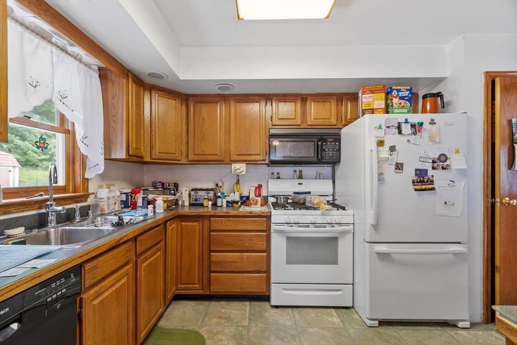 386 Sherbert Road, Ashburnham MA 01430 photo 5