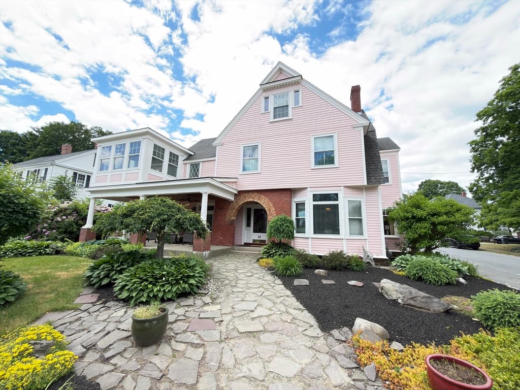 47 Salem St, Haverhill MA 01835