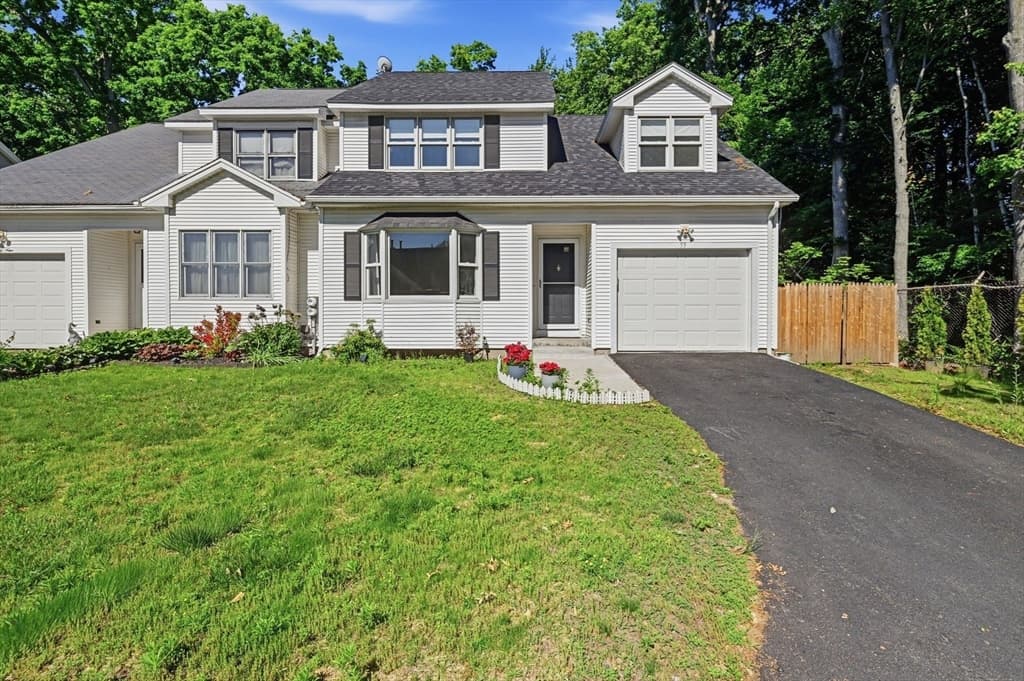 53 Luden St, Springfield MA 01118