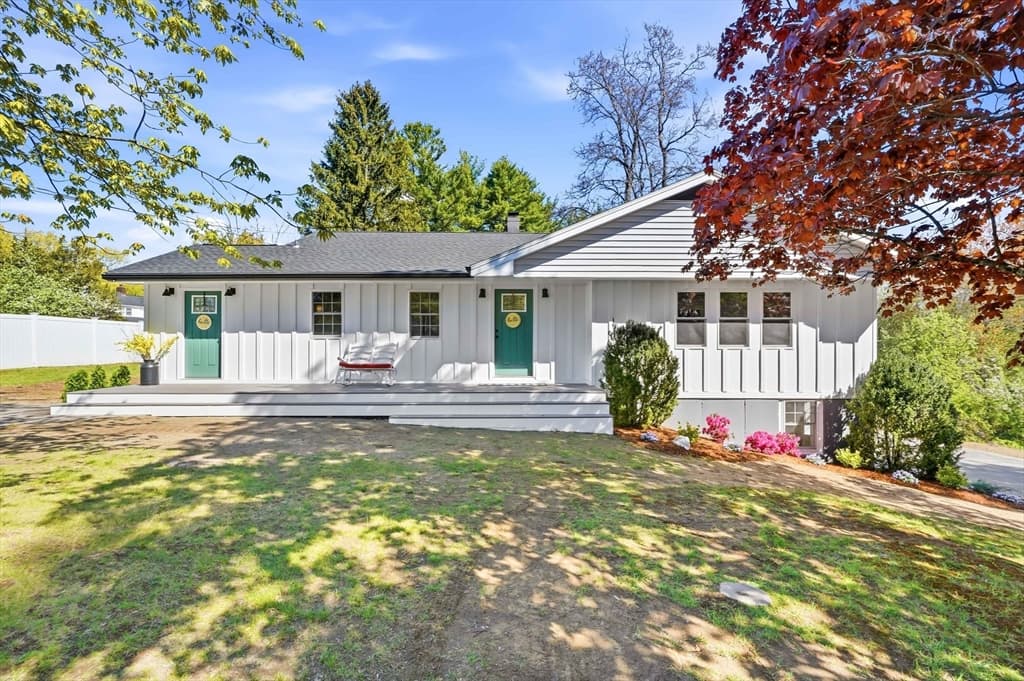 Single Family Residence at 99 Pond St, Salem NH 03079, Salem, photo 2 of 29