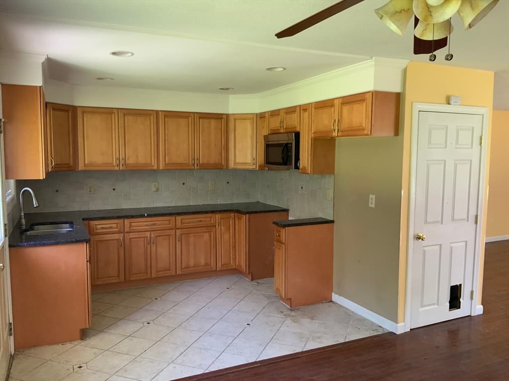 Single Family Residence at 12 Old County Rd, Westminster MA 01473, Westminster, photo 12 of 23