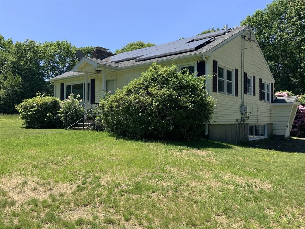 Single Family Residence at 12 Old County Rd, Westminster MA 01473, Westminster, photo 3 of 23