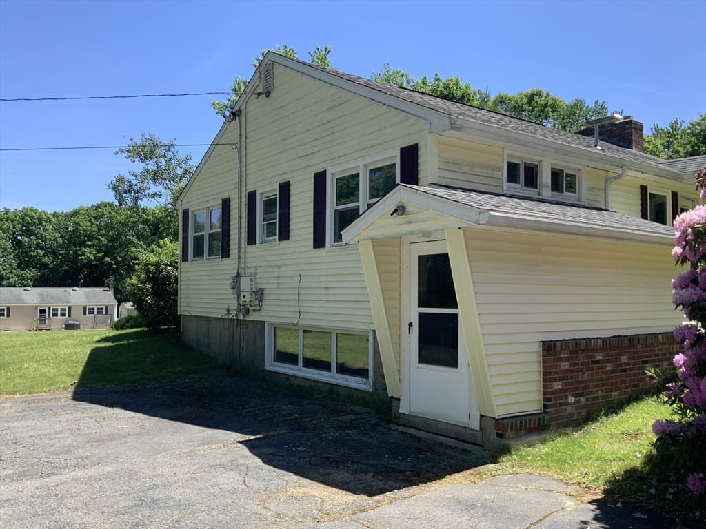 Single Family Residence at 12 Old County Rd, Westminster MA 01473, Westminster, photo 5 of 23