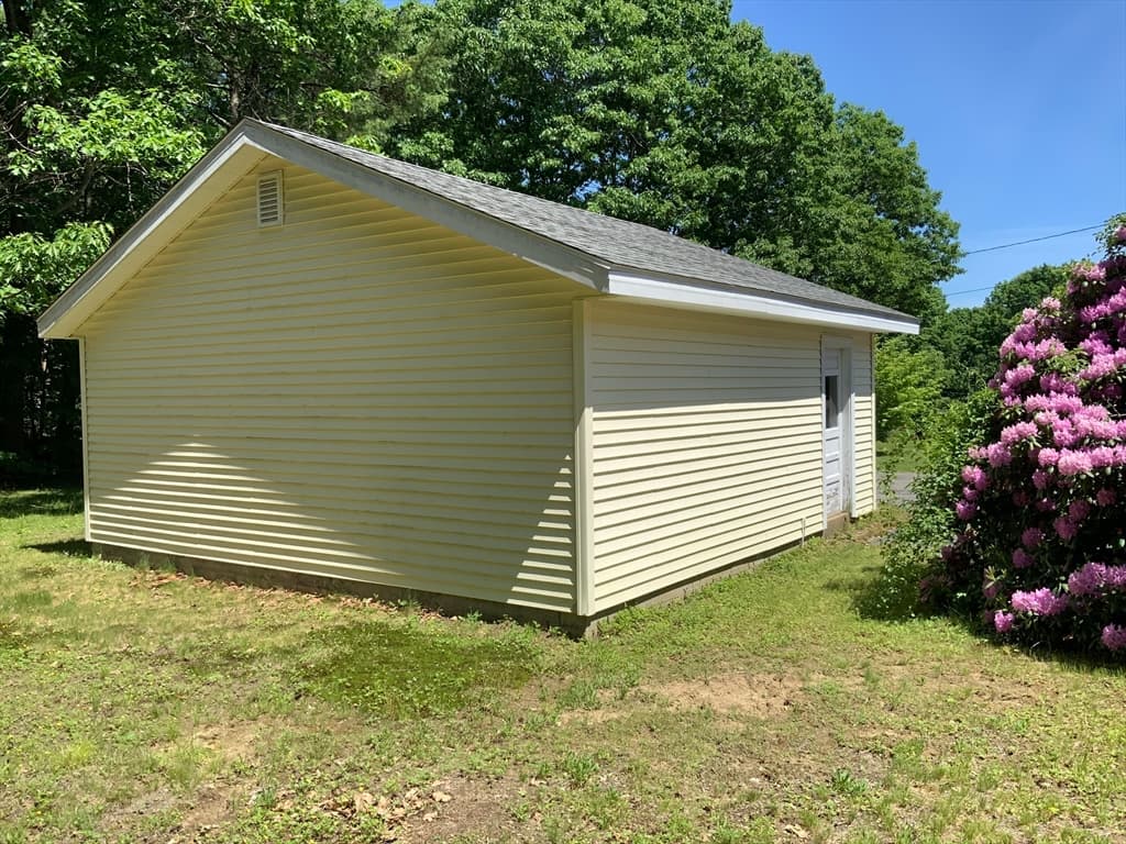 Single Family Residence at 12 Old County Rd, Westminster MA 01473, Westminster, photo 8 of 23