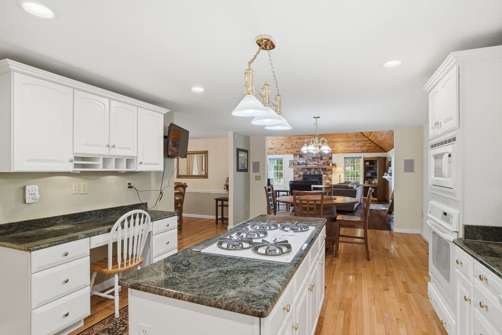 20 Emerald St, Tyngsborough MA 01879 photo 23