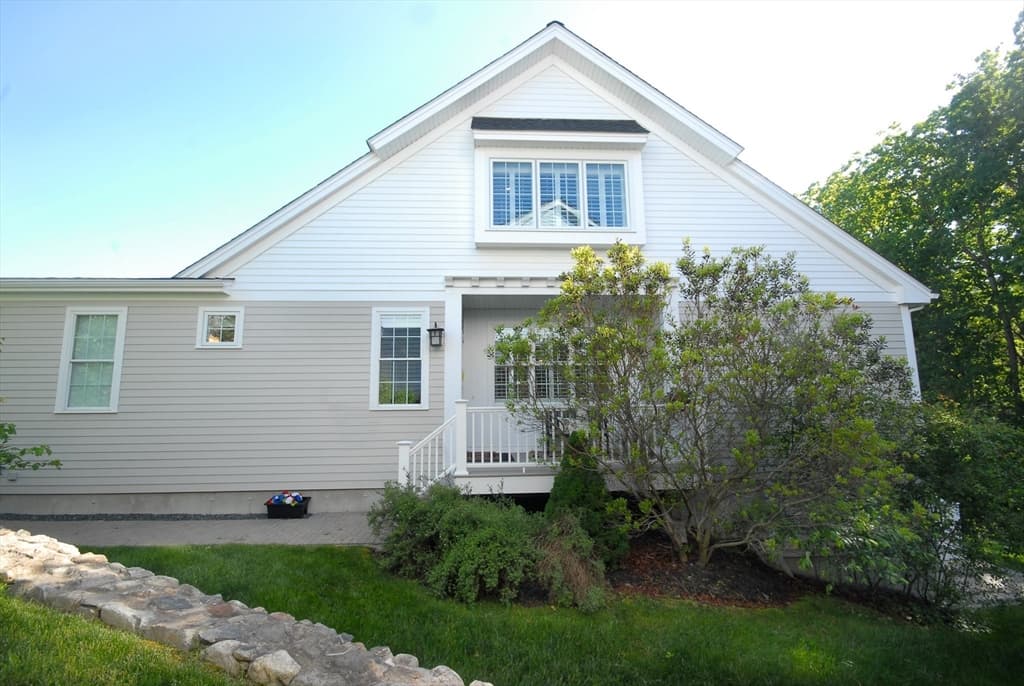 25 Black Horse Pl # 25, Concord MA 01742