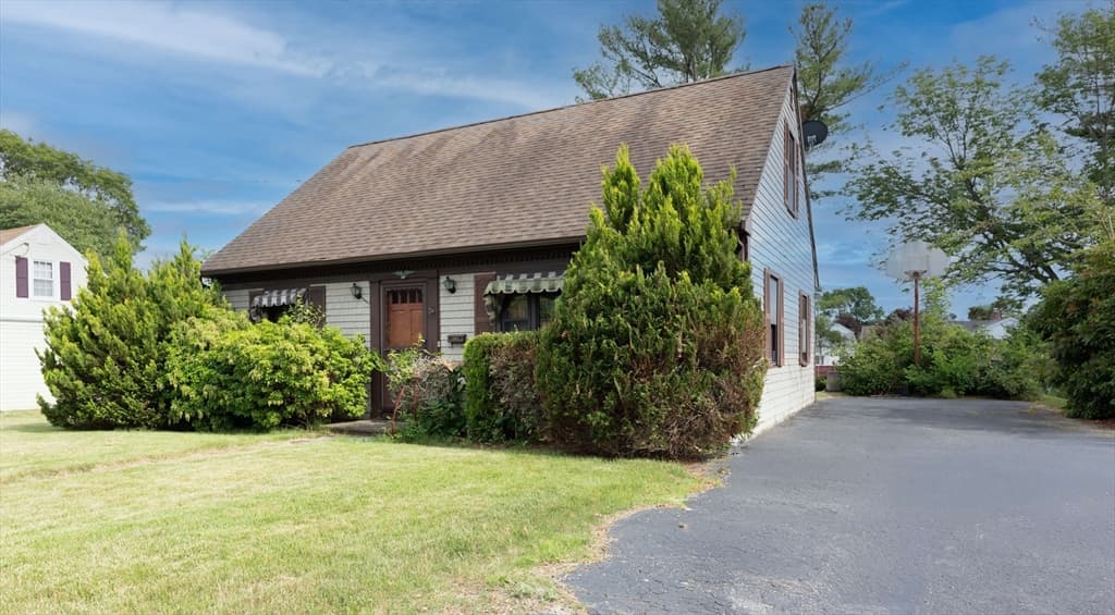 Single Family Residence at 36 Ludlow St., Acushnet MA 02743, Acushnet, photo 2 of 24