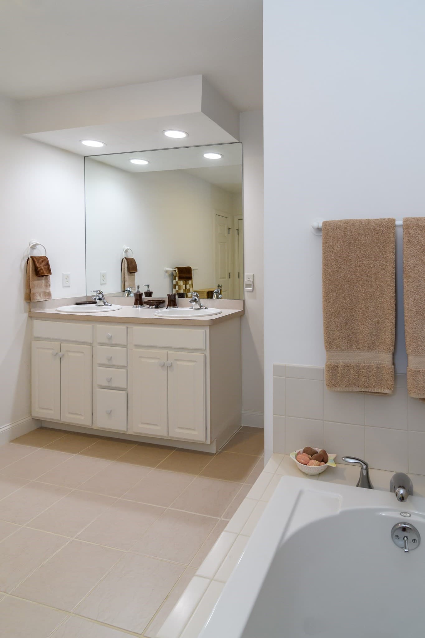 Condominium at 6 Hollyhock Knoll Ct # 115, Bourne MA 02532, photo 16 of 26