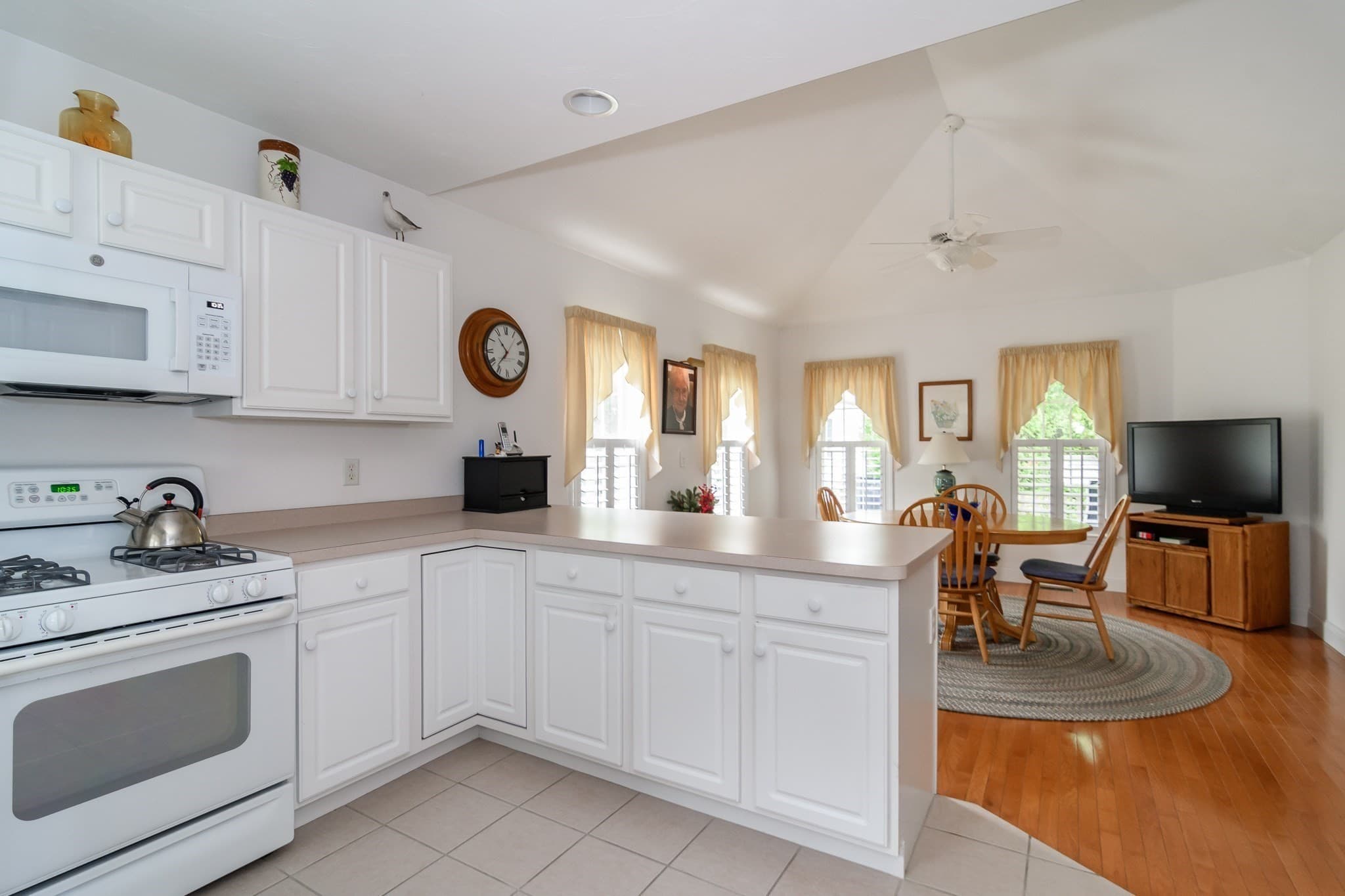 Condominium at 6 Hollyhock Knoll Ct # 115, Bourne MA 02532, photo 11 of 26