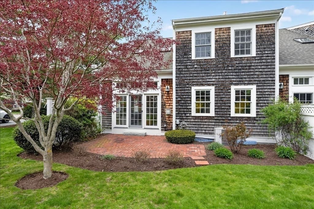 14 Whiting Ln, Hingham MA 02043 photo 5