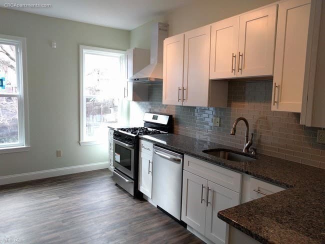 422 Mcgrath Highway, Somerville MA 02143 photo 11