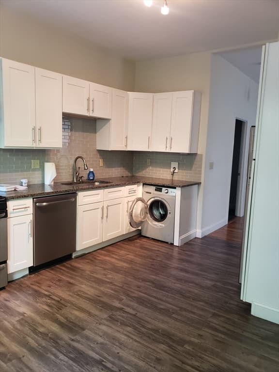 422 Mcgrath Highway, Somerville MA 02143 photo 25