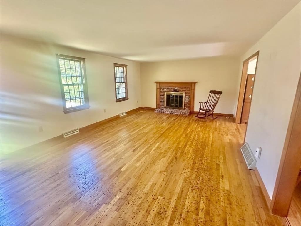 Single Family Residence at 9 Captain Phillips Rd, Harwich MA 02645, Harwich, photo 3 of 14