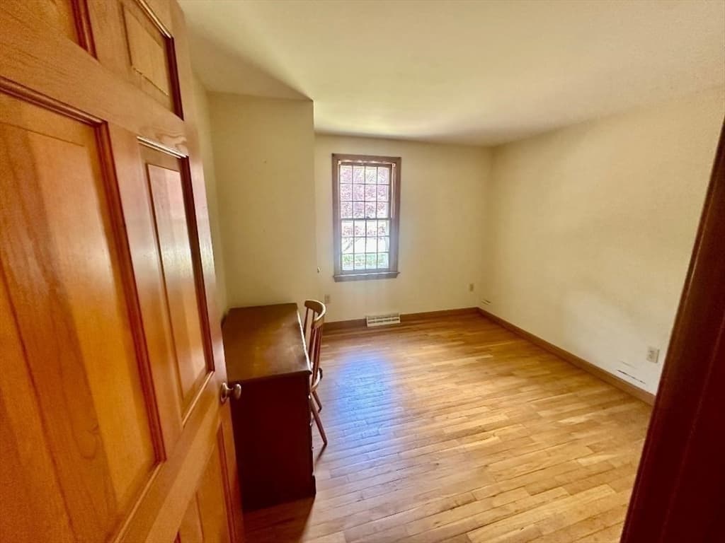 Single Family Residence at 9 Captain Phillips Rd, Harwich MA 02645, Harwich, photo 9 of 14