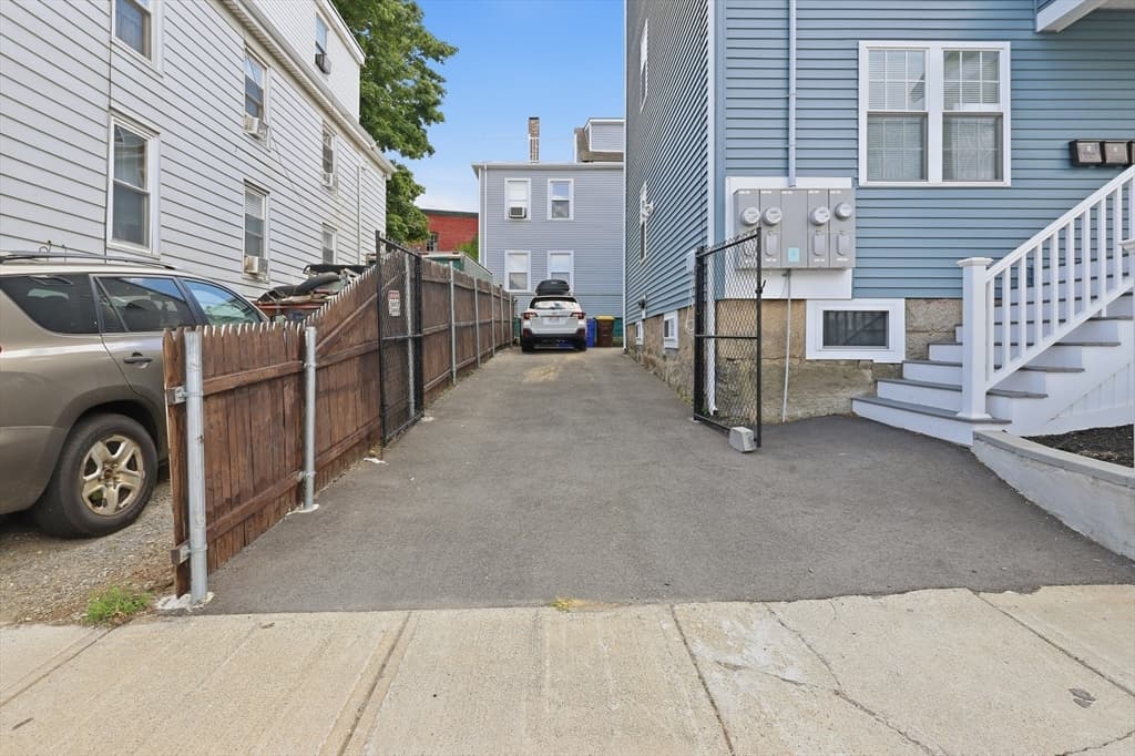489 Spring, Fall River MA 02721 photo 22