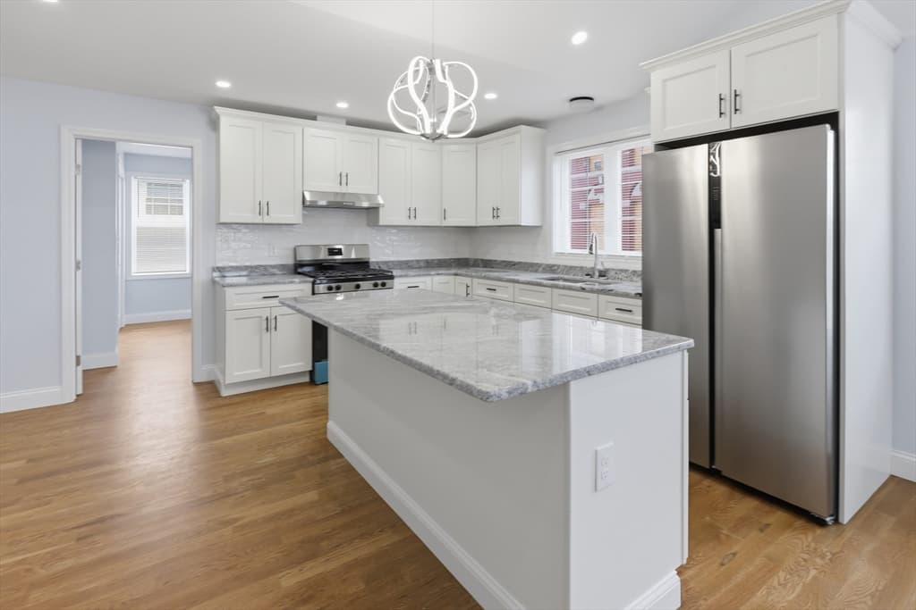 489 Spring, Fall River MA 02721 photo 3