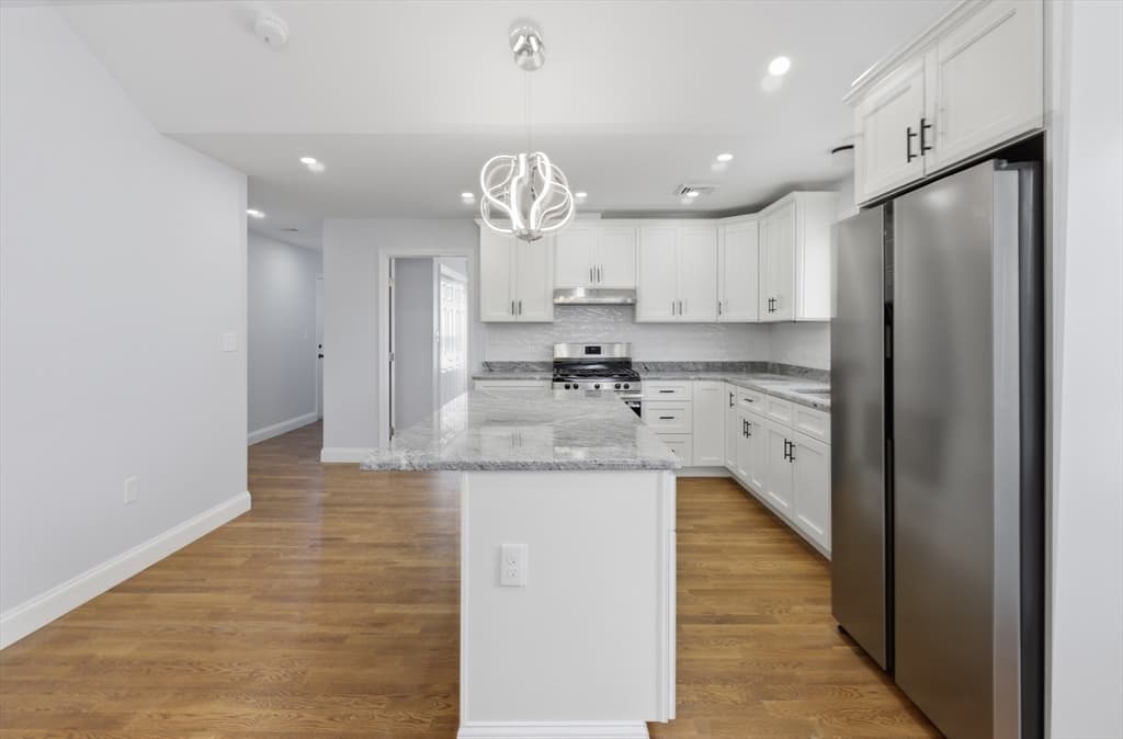 489 Spring, Fall River MA 02721 photo 4