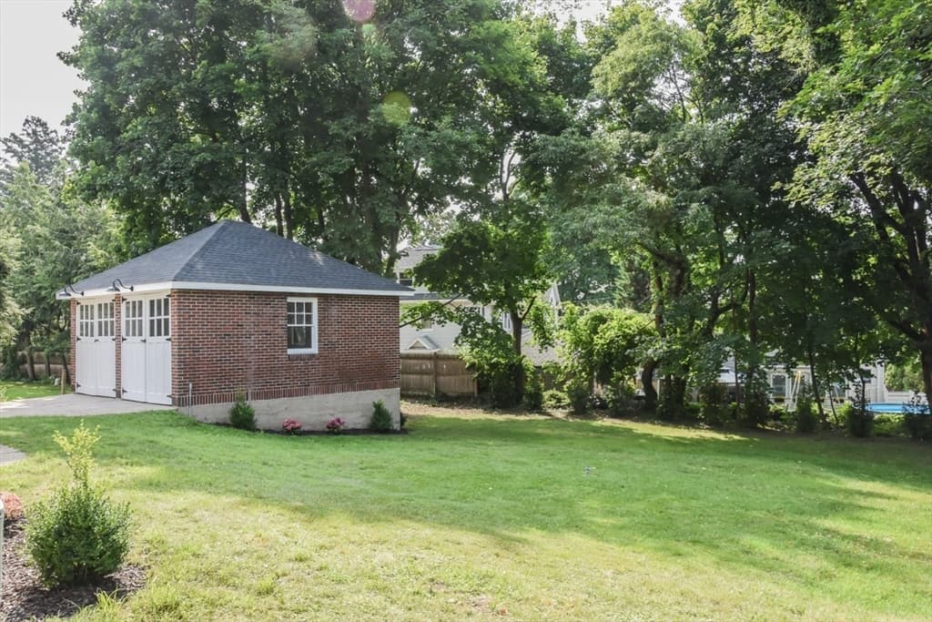 19 Stoneleigh Rd, Watertown MA 02472 photo 5