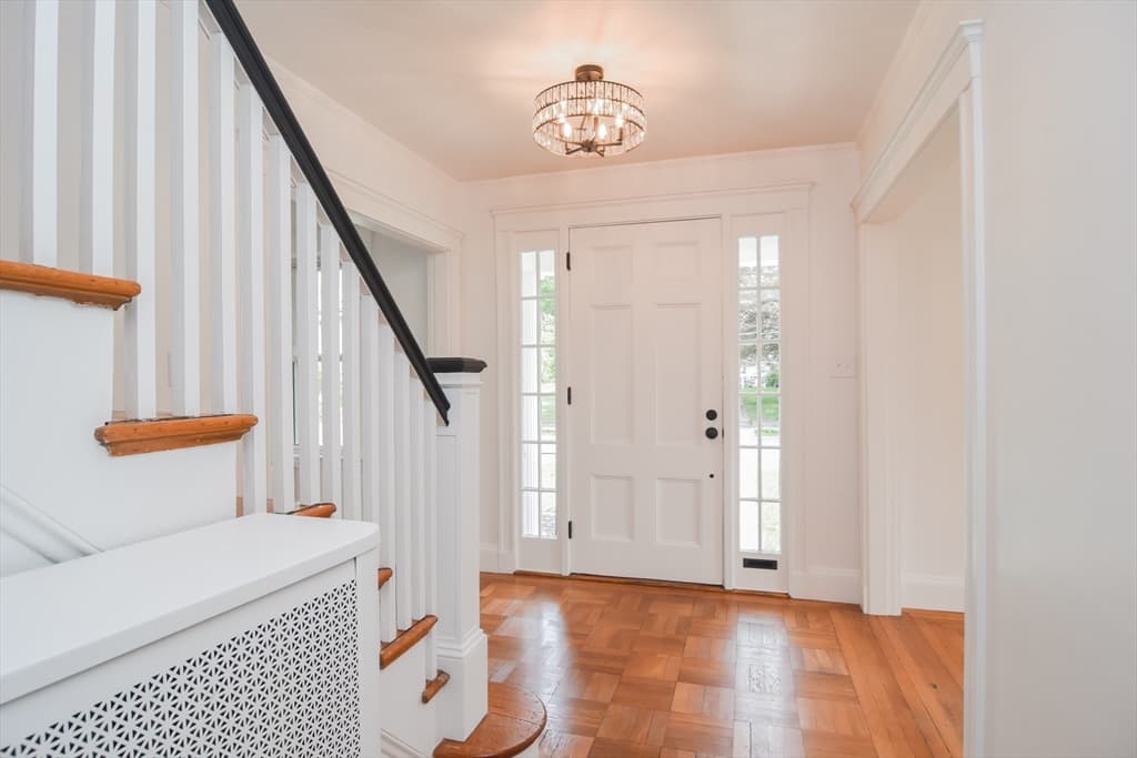19 Stoneleigh Rd, Watertown MA 02472 photo 9