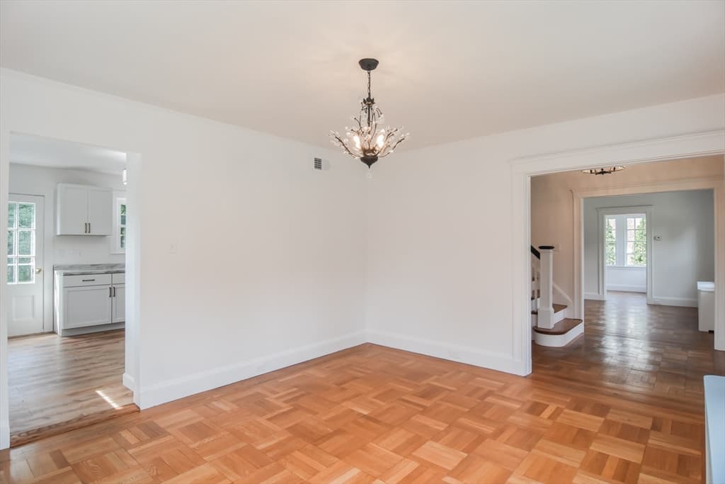 19 Stoneleigh Rd, Watertown MA 02472 photo 10