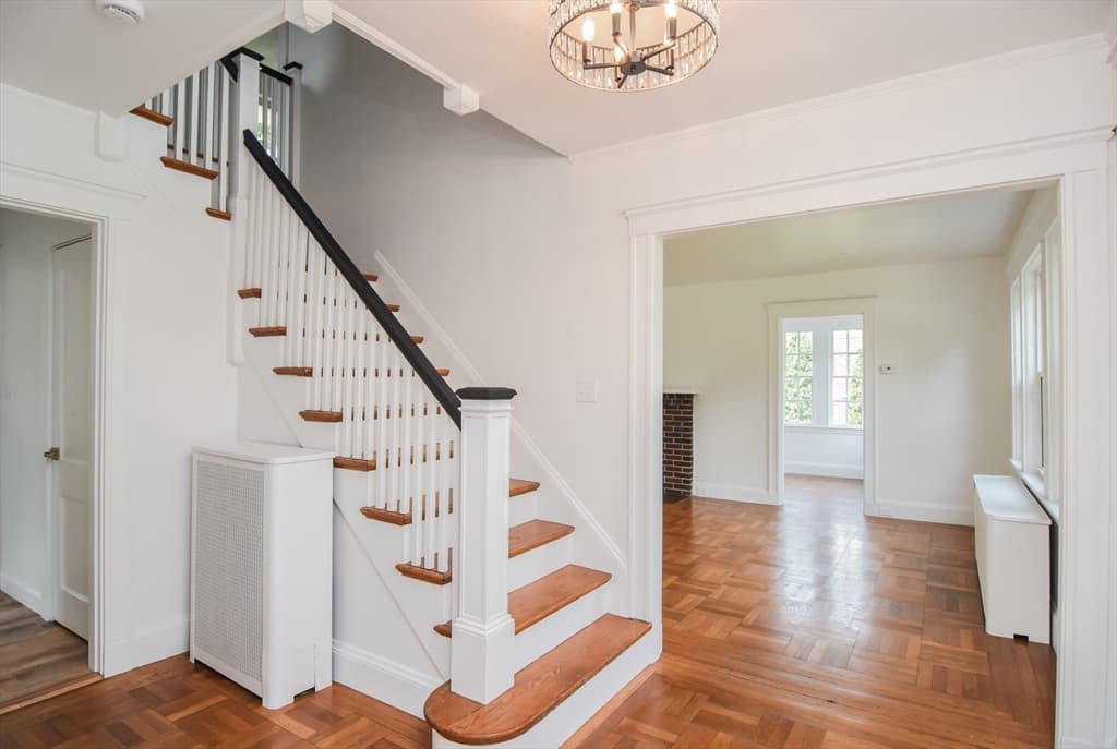 19 Stoneleigh Rd, Watertown MA 02472 photo 8