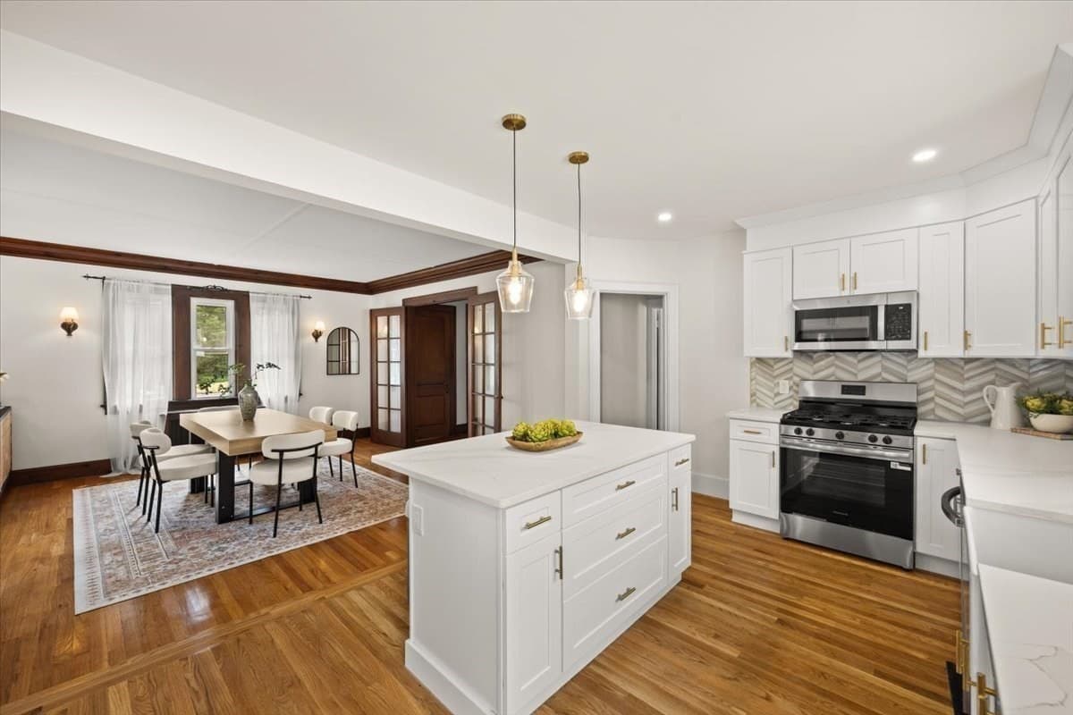 Single Family Residence at 161 Moraine St, Brockton MA 02301, Brockton, photo 2 of 40