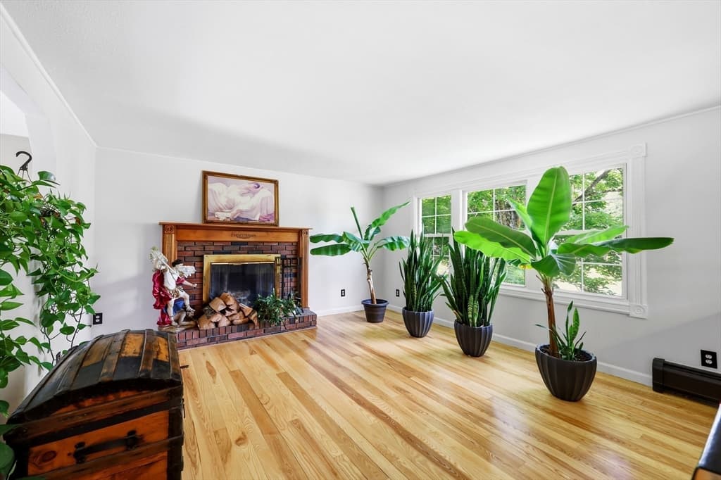 23 Phelps St, Easthampton MA 01027 photo 12