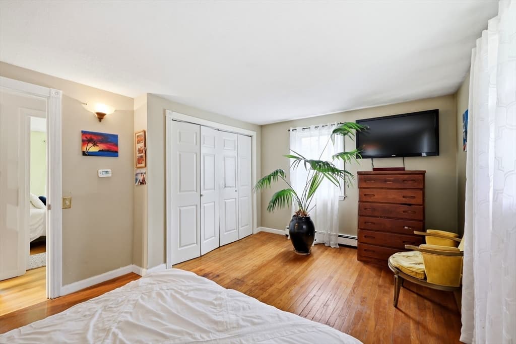 23 Phelps St, Easthampton MA 01027 photo 18